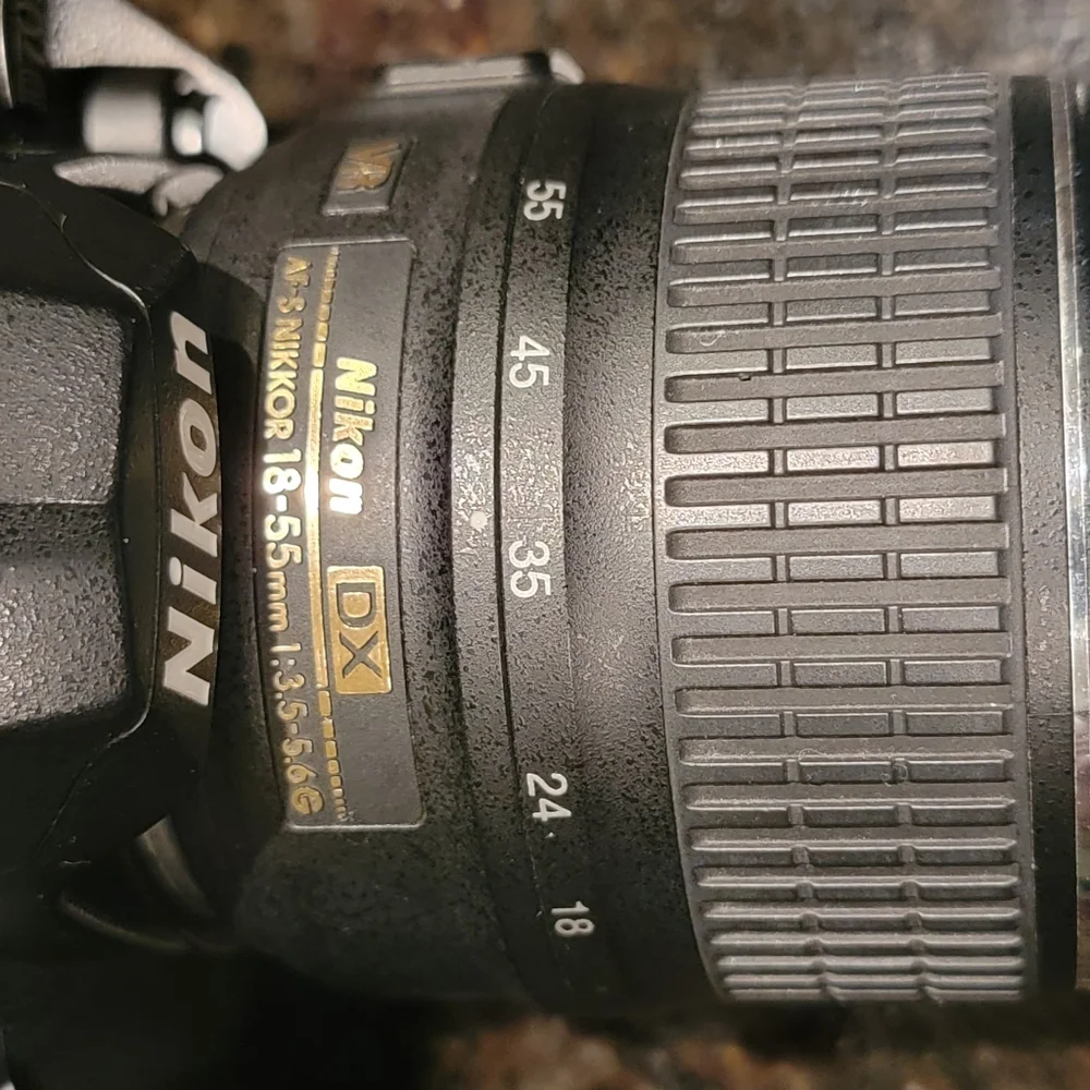 NIKON D70S NIKKOR 15-55mm DSLR Camera